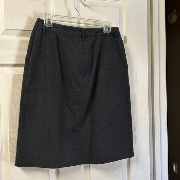 Jones Wear Sport Cargo Skirt Size 8 - Picture 2 of 5